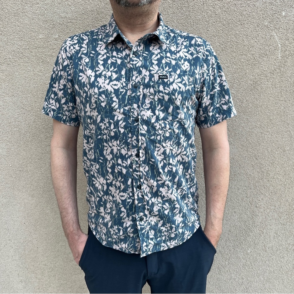 RVCA Men’s Floral Short-Sleeve Button-Down Shirt, Blue, size Medium